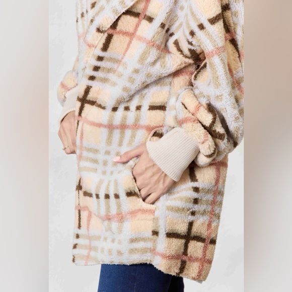 H&T Checked Faux Fur Hooded Jacket - Picture 6 of 6